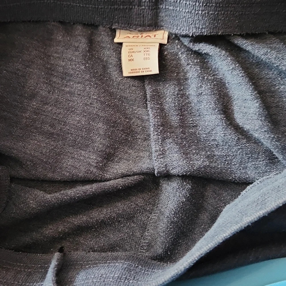 Ariat Relaxed Fit Fleece Lined Wide Leg Elastic Waist Sweatpants Loungewear